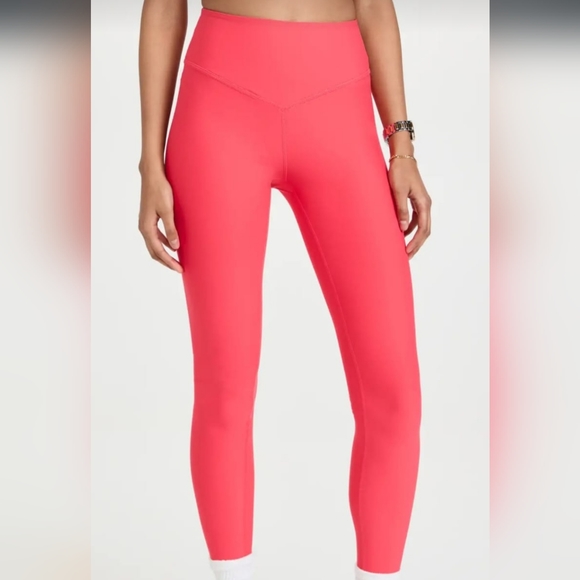 Sincerely Jules for Bandier - Rowan V Seam Leggings & Cutout Bra - Picture 11 of 12